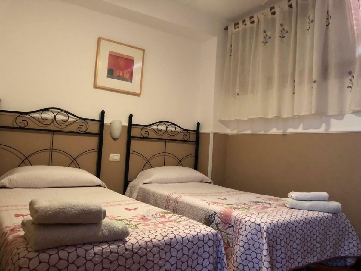 Beachfront Apartment Arona  Ngoại thất bức ảnh