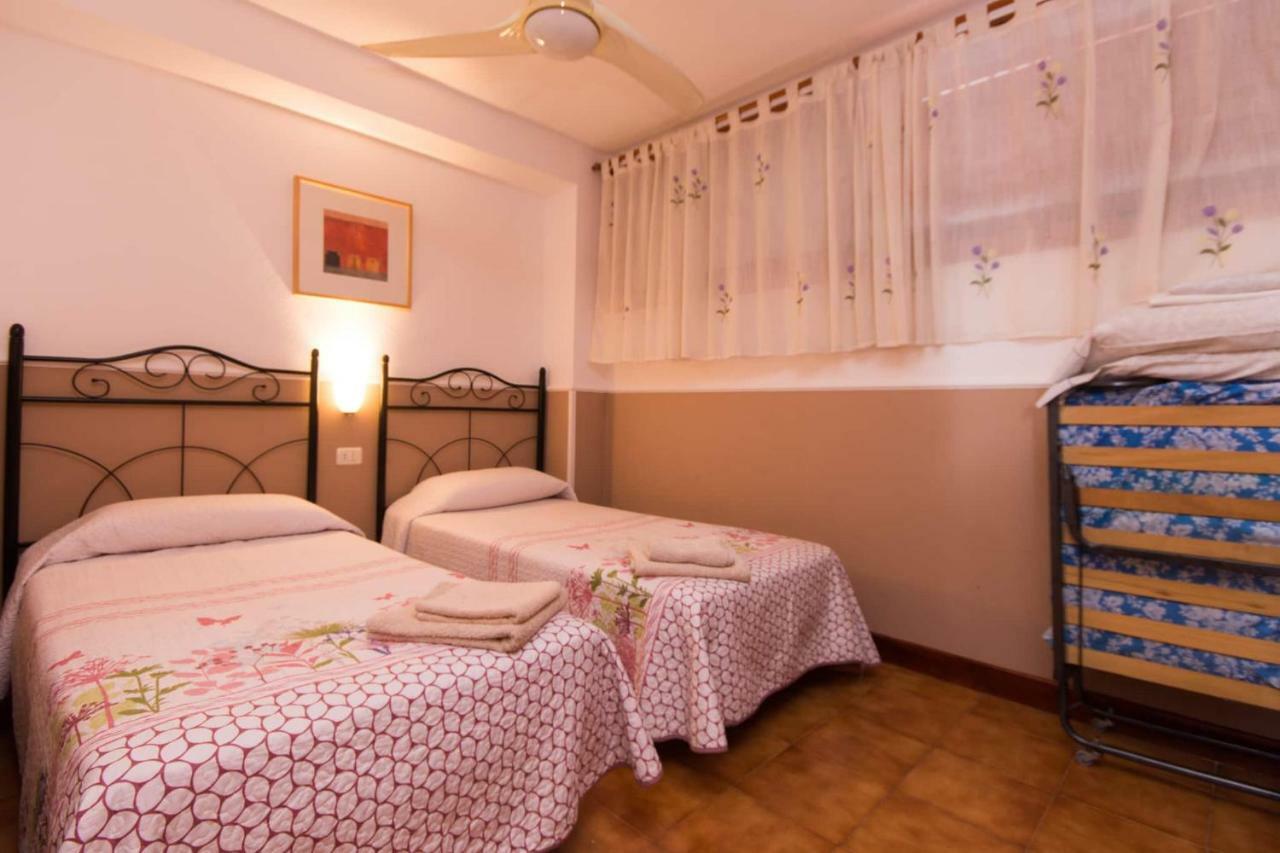 Beachfront Apartment Arona  Ngoại thất bức ảnh